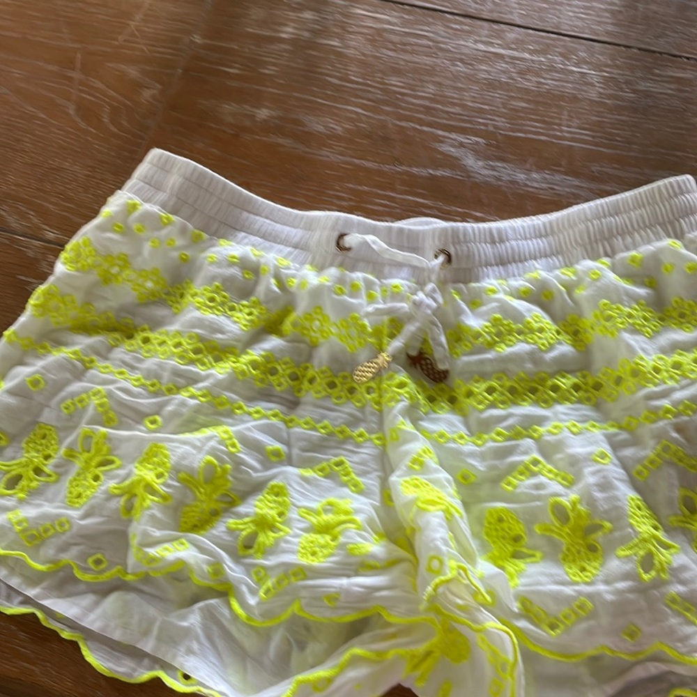 Lilly Pulitzer pull on shorts